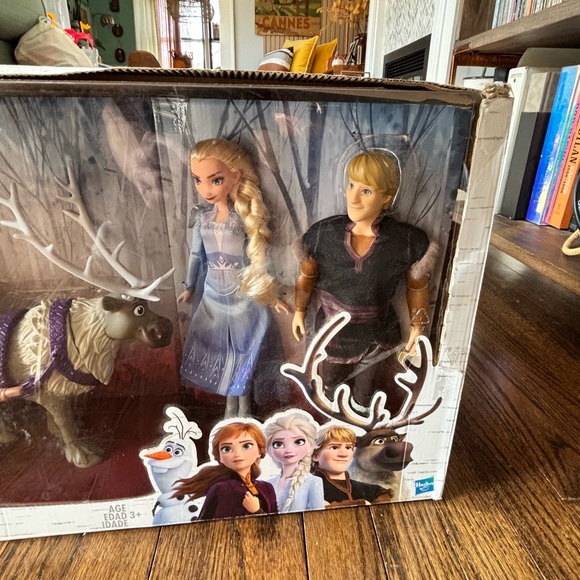 New in Box sealed rare Disney Frozen II Magical Journey Set - Picture 2 of 5